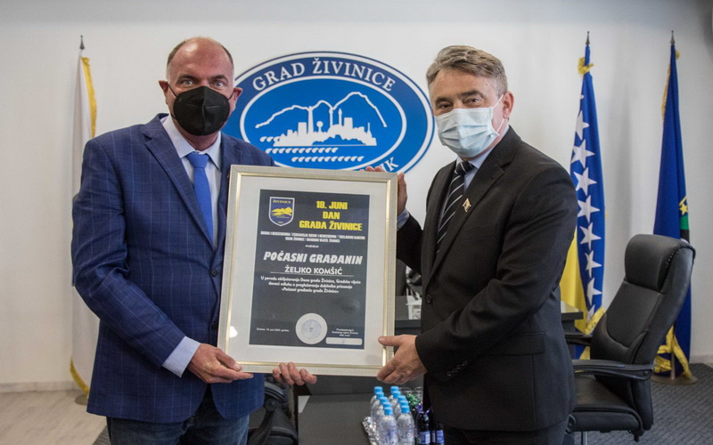 Komšić dobio priznanje 'Počasni građanin Živinica'