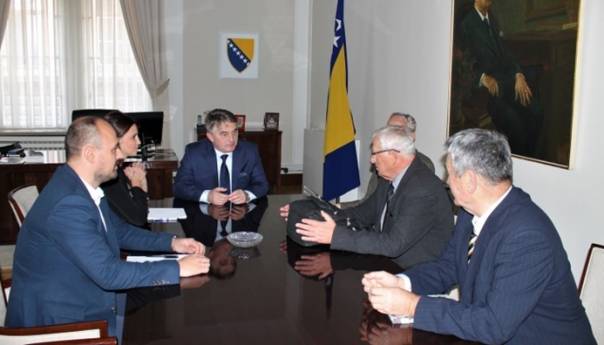 Komšić generalni pokrovitelj ovogodišnjeg 'Igmanskog marša"