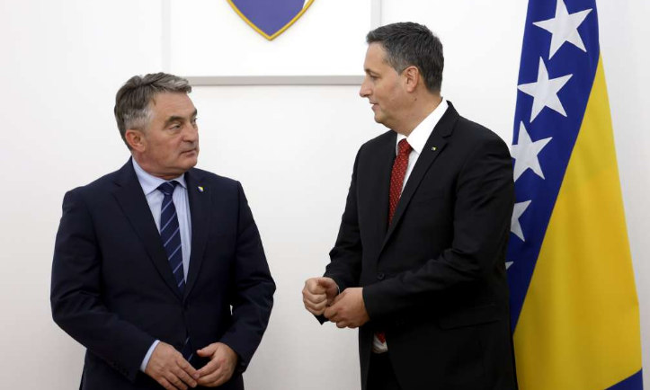 Komšić i Bećirović traže od MVP da pozove ambasadora Vranješa na konsultacije 