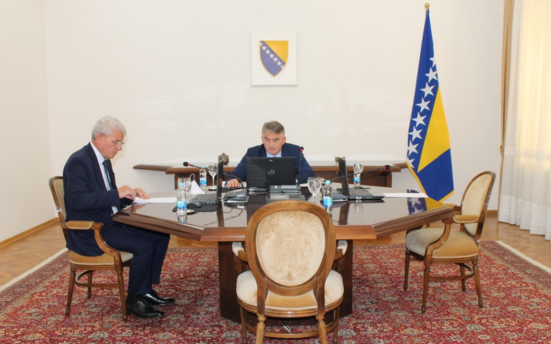 Komšić i Džaferović otišli na Bledski forum u Sloveniji