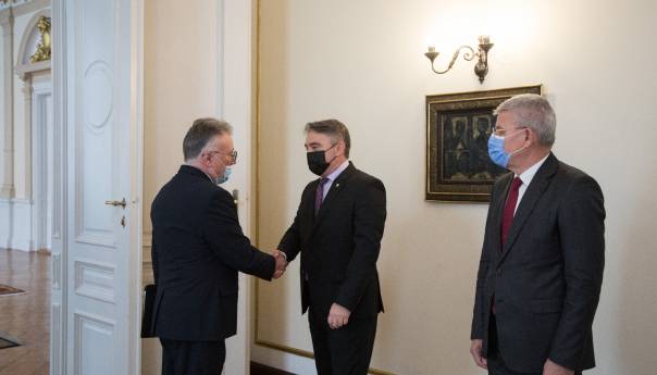Komšić i Džaferović razgovarali sa ruskim ambasadorom