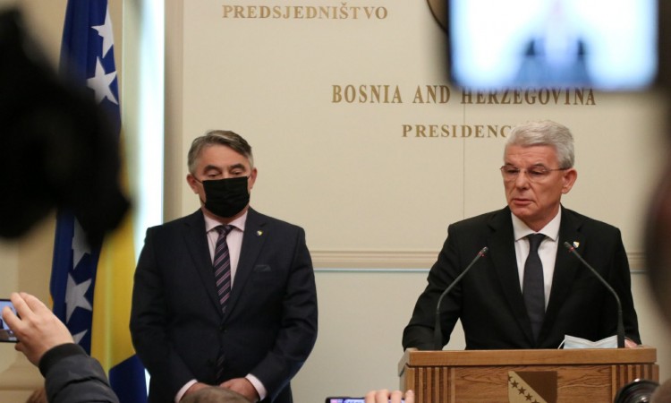 Komšić i Džaferović večeras sa Đukanovićem