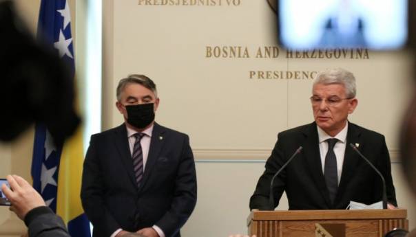 Komšić i Džaferović večeras sa Đukanovićem