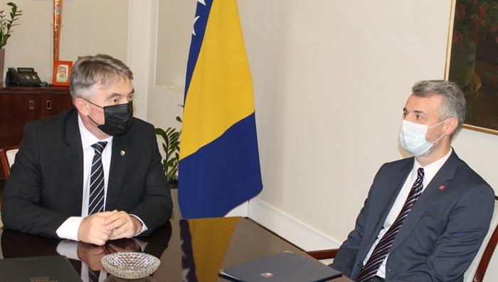 Komšić i Forto približili stavove o pandemiji u BiH i KS