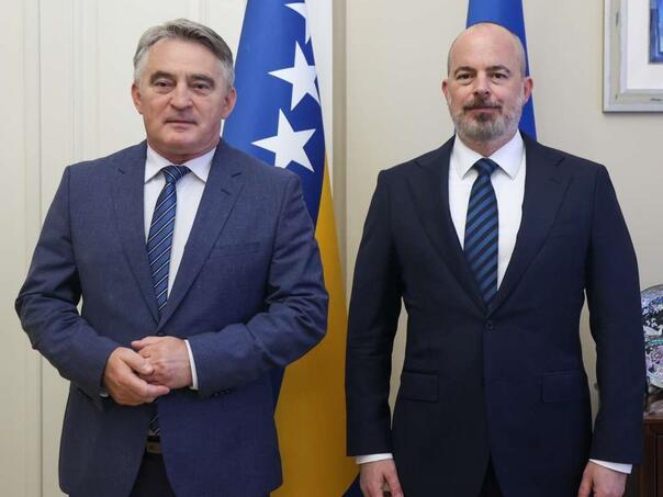 Komšić i Ginkel razgovarali o unaprjeđenju saradnje BiH i SAD-a