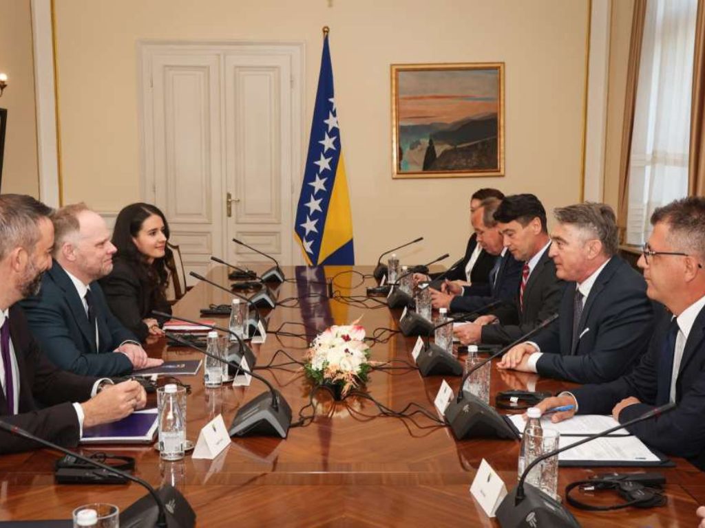 Komšić i NATO zvaničnik: Modernizacija vojske i odgovor na prijetnje