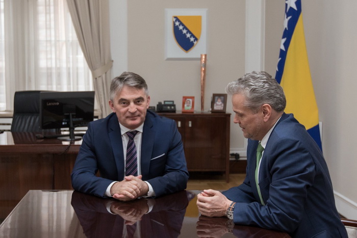 Komšić i Sattler: Prisustvo stranih sudija zaštita od neustavnog djelovanja