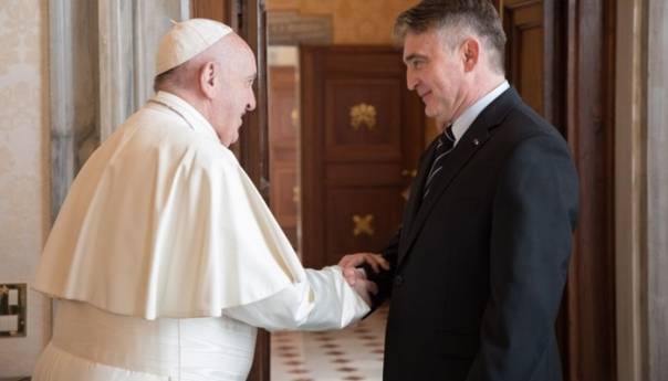 Komšić ide u Vatikan na sastanak sa Papom Franjom