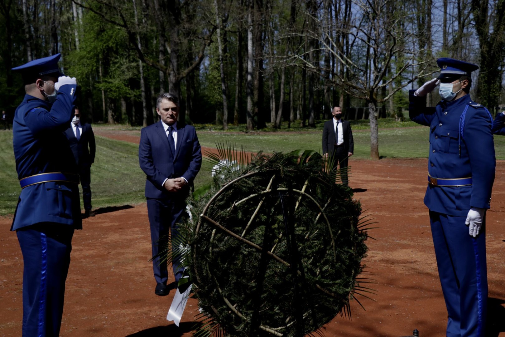 Komšić: Jasenovac, kao i svako zlo, ima globalnu važnost