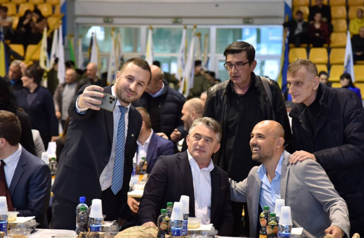 Komšić na obilježavanju godišnjice Armije RBiH u Novom Gradu