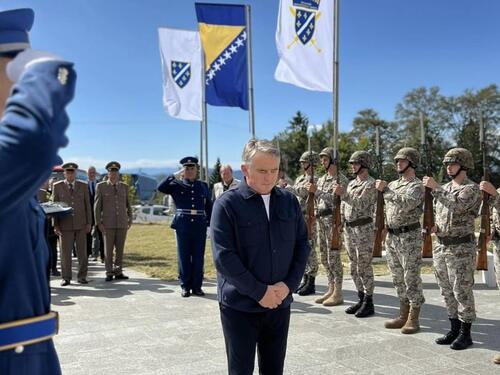 Komšić na Vlašiću: Mir i sloboda su važni, ali je domovina najvažnija