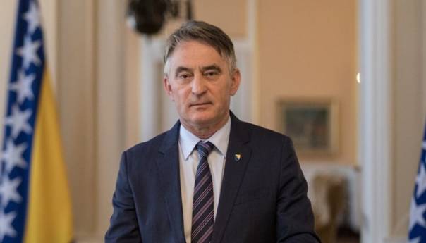 Komšić najavio kandidaturu, Radman za njega 'hrvatski Vulin'