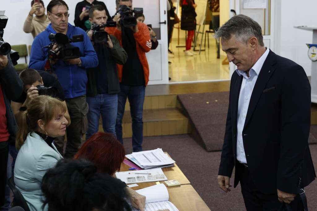 Komšić: Nakon izbora biće puno posla, ne treba vraćati BiH unazad