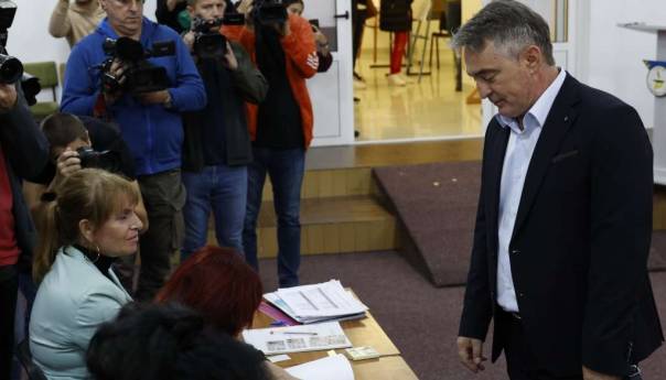 Komšić: Nakon izbora biće puno posla, ne treba vraćati BiH unazad