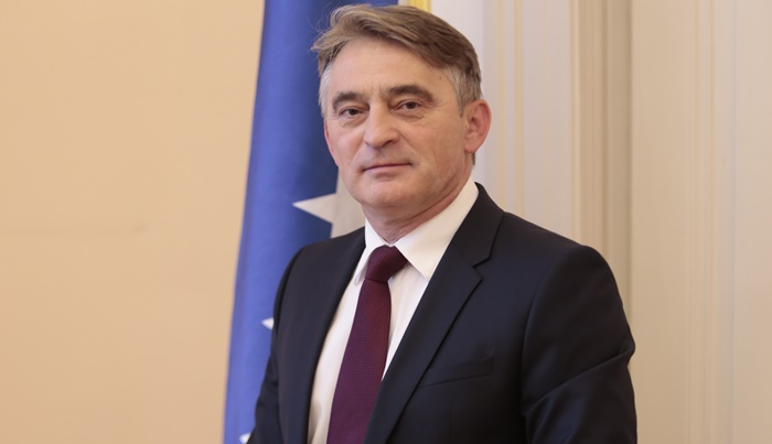 Komšić o Milanoviću: Nadobudni napuhanko sklon fašizmu