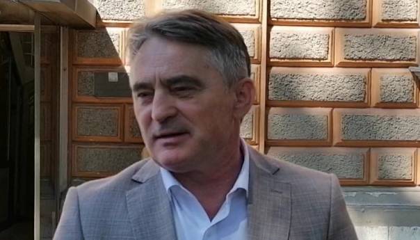 Komšić o sastanku sa Šmitom: Imate pravo da nametnete Izborni zakon, ali ...