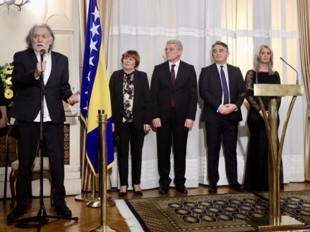 Komšić o smrti Josipa Pejakovića: Bio je svjedok i čuvar identiteta BiH, neka mu je laka bosanska zemlja