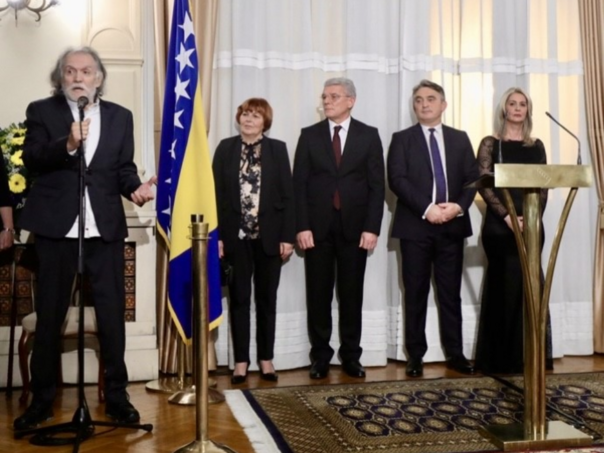 Komšić o smrti Josipa Pejakovića: Bio je svjedok i čuvar identiteta BiH, neka mu je laka bosanska zemlja