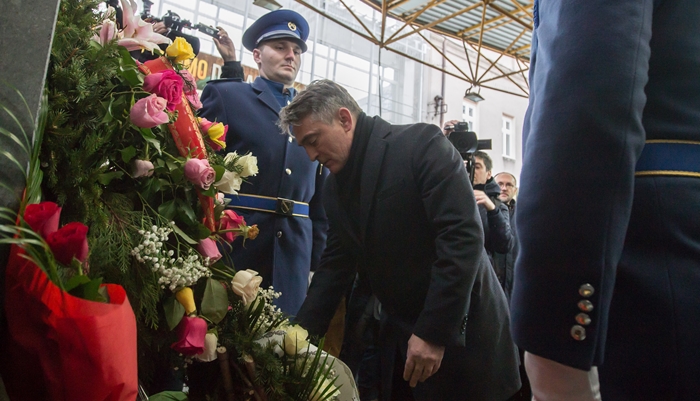 Komšić odao počast poginulima na Markalama