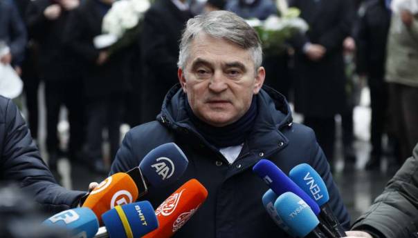 Komšić: Odbranili smo BiH, na mlađima je da je naprave boljom