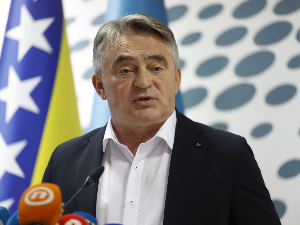 Komšić: Oni slave Mladića baš zato što je zlikovac, čudim se ovima što se čude