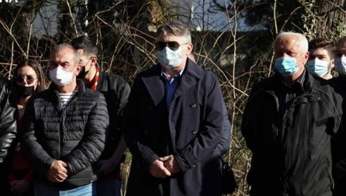 Komšić položio cvijeće na više spomen-obilježja u Stocu