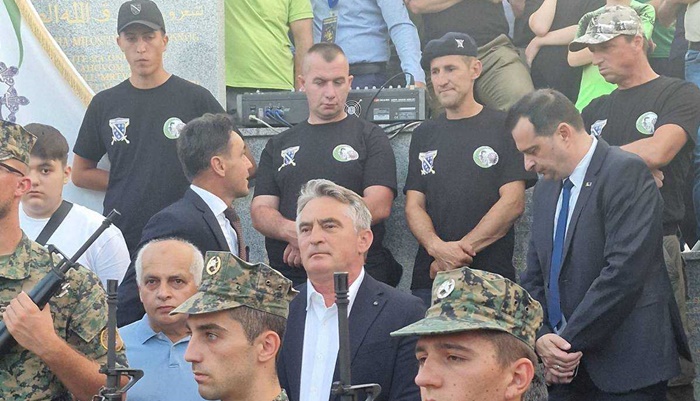 Komšić posjetio Bužim, počast generalu Naniću