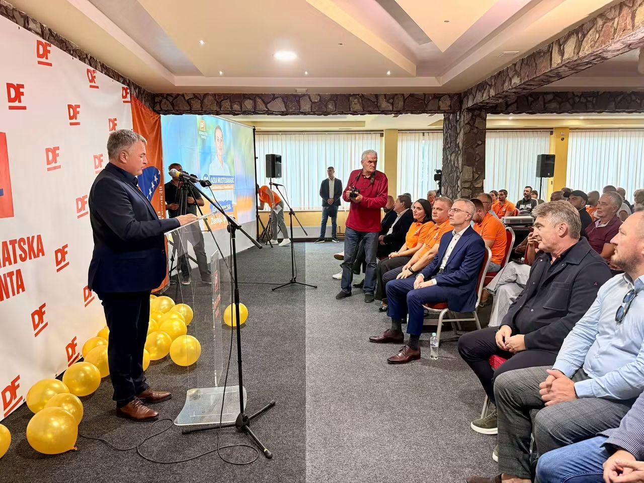 Komšić pozvao na jedinstvo: Dok traje napad na državu, moramo biti kao familija
