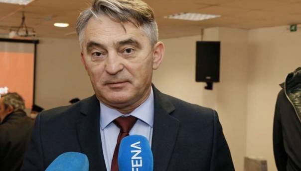 Komšić: Pregovori su farsa, ali reduciranje domova je crvena linija