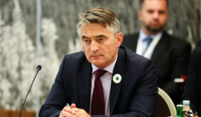 Komšić: Prestati tražiti pomoć stranaca, Dodiku nije pametno da izaziva sukob