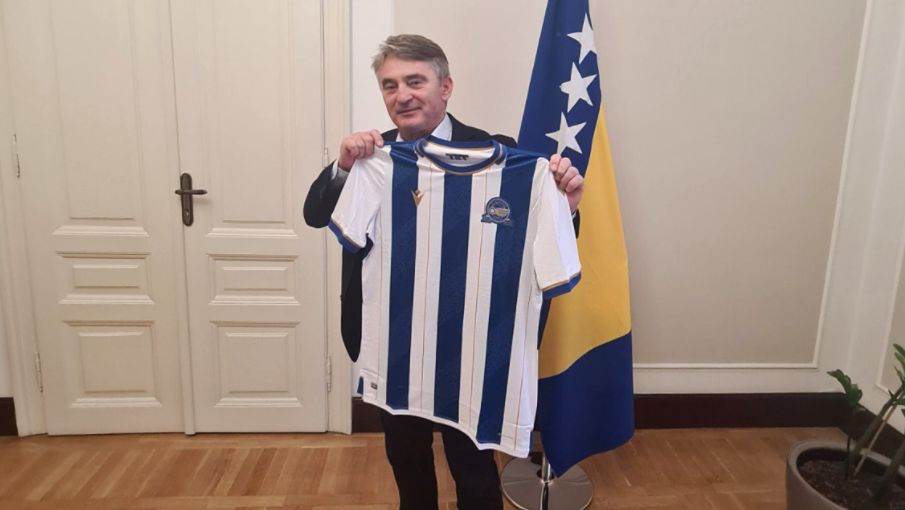 Komšić preuzeo svoj dres Željezničara