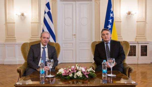 Komšić primio akreditive ambasadora Republike Grčke u BiH Papandreoua