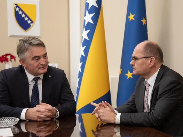 Komšić primio Schmidta: Sva pitanja o Izbornom zakonu rješavati nakon paketa integriteta