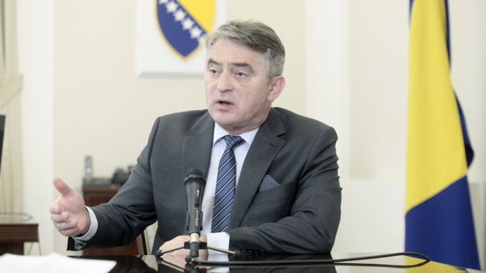 Komšić: Radovat ćemo se kad poskidamo sve ploče