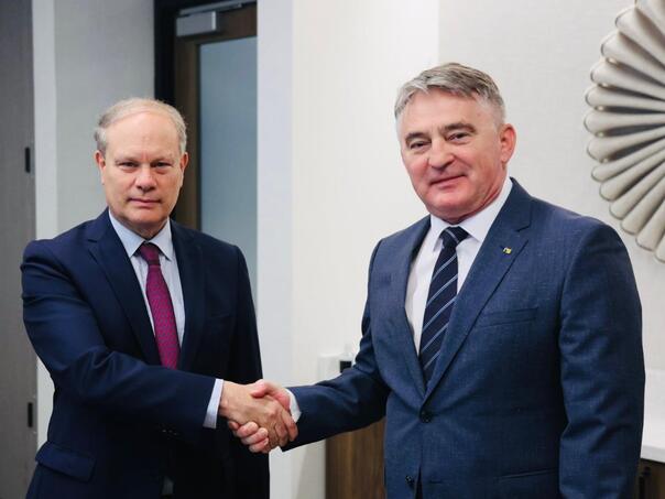 Komšić razgovarao sa francuskim izaslanikom o političkoj krizi i EU integracijama