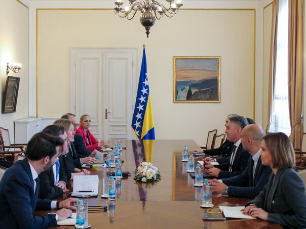 Komšić s ambasadorima Zapadnog Balkana: Slijediti primjer Austrije