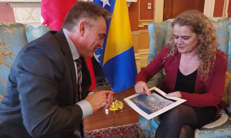 Komšić sa guvernerkom Kanade razgovarao o političkim i prijateljskim odnosima