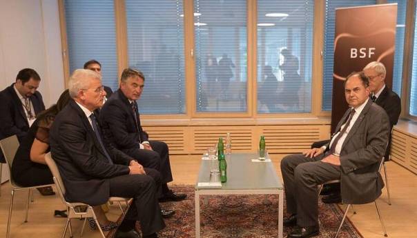 Komšić otkrio detalje razgovora sa Schmidtom