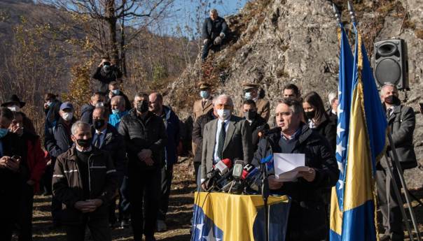 Komšić u Bobovcu: Ideja BiH nikada neće biti ubijena