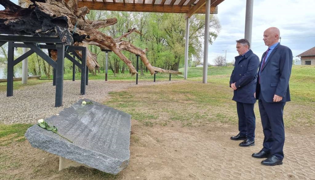 Komšić u Donjoj Gradini: Antifašizam temeljna vrijednost oko koje se moramo okupiti