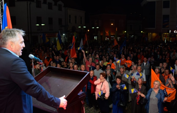 Komšić u Tuzli: BiH će nadživjeti svoje dušmane