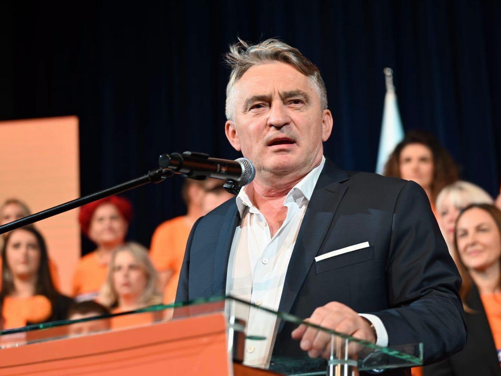 Komšić u Zenici: Nećemo dopustiti da nam se sa premijerske funkcije smije pomilovani Dodik