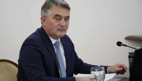 Komšić uputio čestitku Vukšiću i svim katolicima