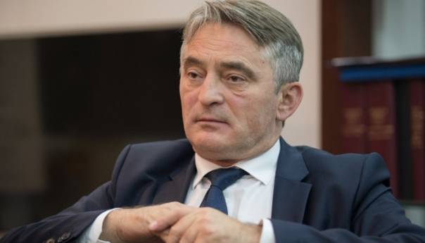 Komšić uputio telegram saučešća porodici i prijateljima preminulog Helića