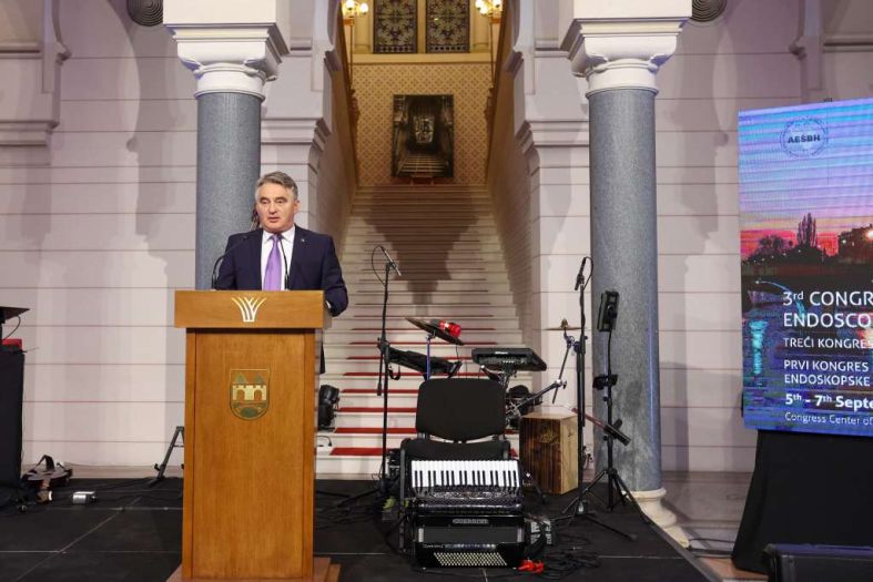 Komšić: Važno je da i BiH ide u korak s globalnim standardima