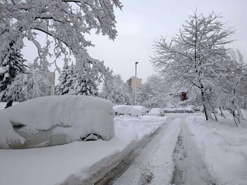 Komunalno preduzeće plaća čišćenje snijega: 75 KM za 7,5 sati rada