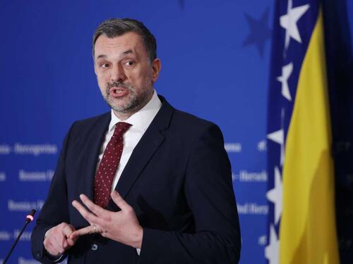 Konaković: Dodik koristi RS i njen narod kao živi štit