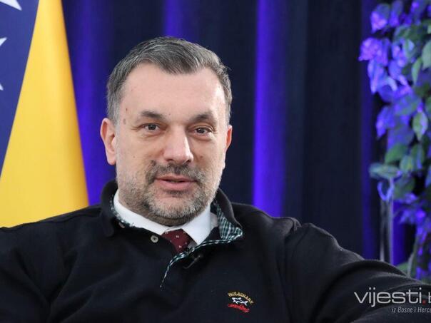 konakovic-dodik-se-okruzio-naoruzanim-mup-om-ali-nema-izlaza-konakovi-_67c9921056f7d.jpg?size=lg