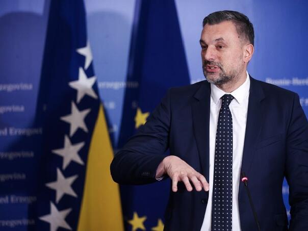 Konaković: Dodik vodi računa o sebi, a ljude oko sebe vodi u duboku rupu