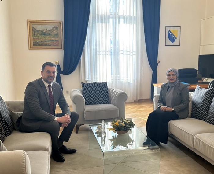 Konaković i Hota-Muminović: Uslovi rada u obrazovanju se moraju konstantno popravljati